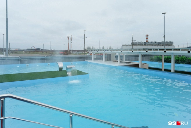 Так выглядит бассейн под открытым небом | Источник: Дарья Паращенко / 93.RU 