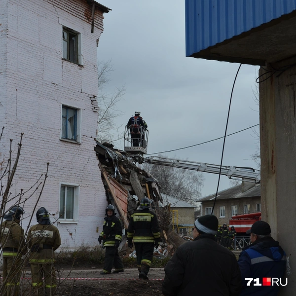 К счастью, соседние дома не пострадали | Источник: Максим Улитов / 71.RU