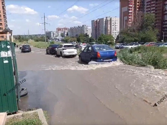 Восстановление водоснабжения займет еще сутки | Источник: читатель 161.RU