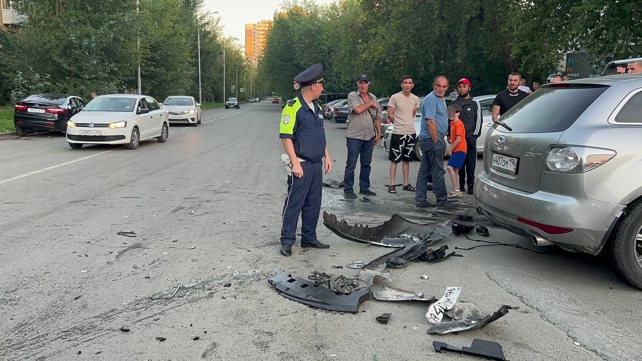 Стало известно состояние пострадавших в ДТП на Вторчермете - 13 августа  2023 - Е1.ру