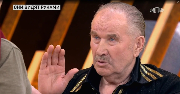 Михаил Ефимчик сканирует людей | www.starhit.ru