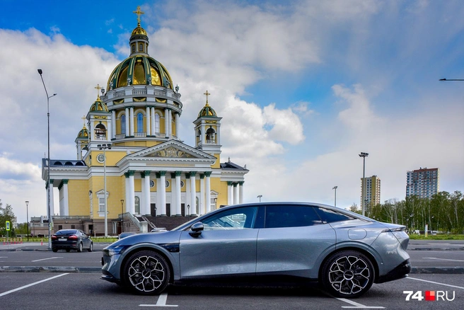 В 2025 году ставку «утиля» для электромобилей подняли в 20 раз, а сейчас готовят новый пакет защитных мер. Кого ими защищают&nbsp;— неясно: в России производство электрокаров носит характер статистической погрешности | Источник: Артем Краснов
