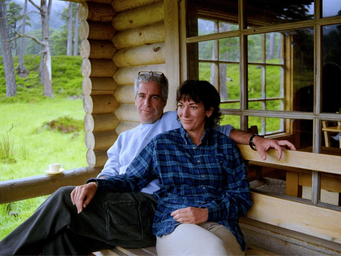 Джеффри Эпштейн и его сообщница Гислейн Максвелл | marieclaire.ru