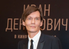 Филипп Янковский объяснил, почему Сергей Женовач закрывал спектакли в МХТ: «У него есть свои любимцы»