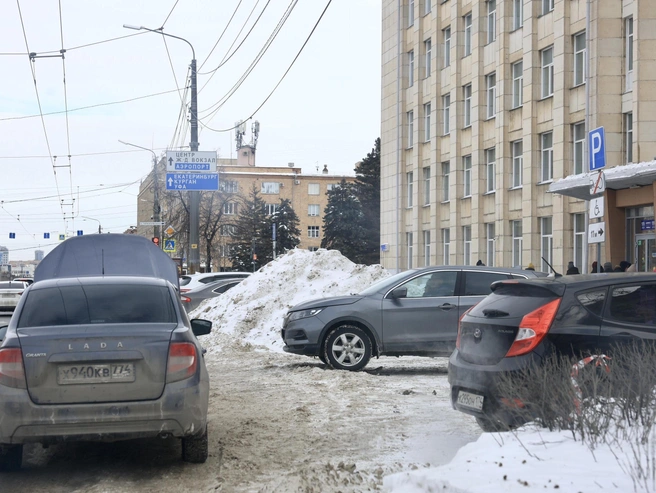 Участков без снежных навалов практически не осталось. | Источник: Михаил Шилкин 