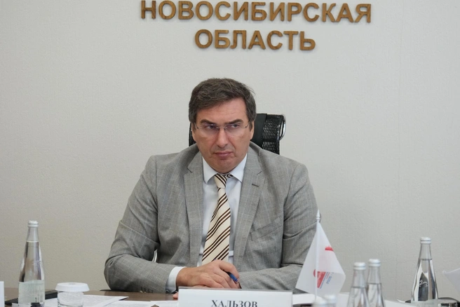 Заседание комиссии по делам несовершеннолетних и защите их прав под председательством замгубернатора Константина Хальзова | Источник: Nso.ru