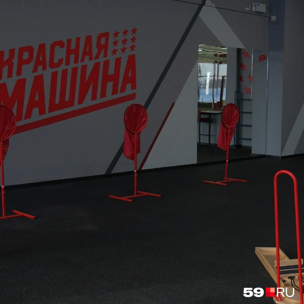 В эти сачки закидывают шайбы | Источник: Василина Любимова / 59.RU