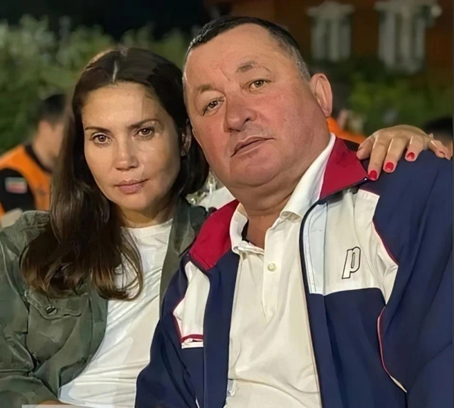 Рафил Мавлиев со второй супругой | Источник: rafilmavliev / Instagram.com (деятельность запрещена в РФ)