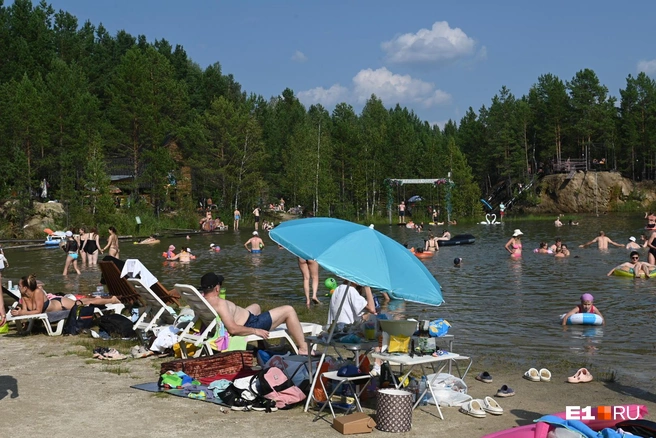 В жару отдых у воды&nbsp;— это лучшее, что можно придумать | Источник: Дмитрий Емельянов / E1.RU
