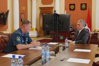 Орлов встретился с новым начальником амурского МЧС