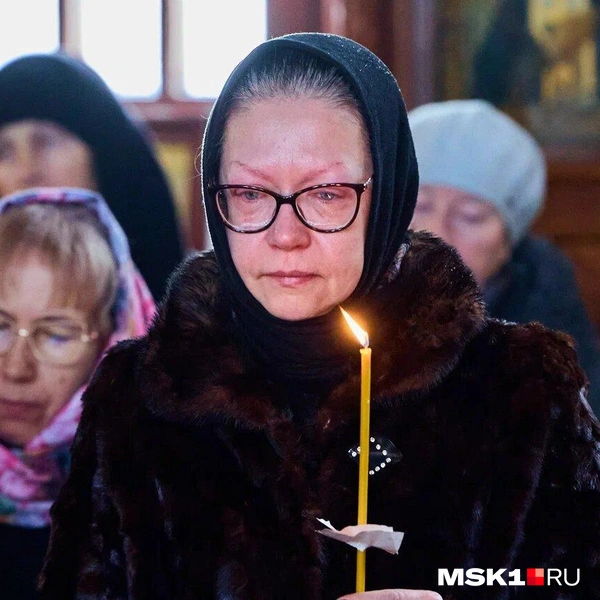 Родственники и друзья семьи Шалиных не могли сдержать слез во время отпевания и похорон  | Источник: Дмитрий Толстошеев / MSK1.RU