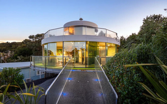«К лесу задом»: 8 фото стеклянного дома, который умеет вращаться на 360 °