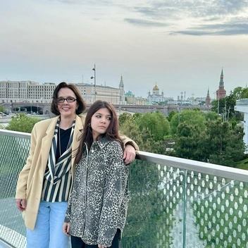 Имя для актрисы придумал Эдуард Изотов, поэтому было вдвойне приятно, что Дина тоже назвала свою дочку Вероникой