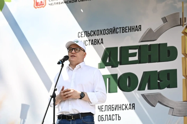 Алексей Текслер поблагодарил аграриев за их труд и вручил знаки отличия работникам агропромышленного комплекса | Источник: пресс-служба правительства Челябинской области 