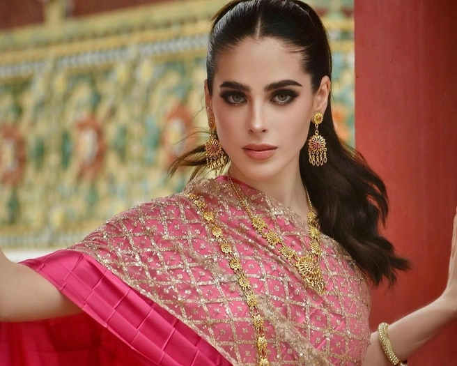 Кажется, Фатима Бош одним только взглядом завоевала сердца жюри | Источник: fatimaboschfdz / Instagram.com (экстремистская организация, деятельность запрещена на территории РФ)