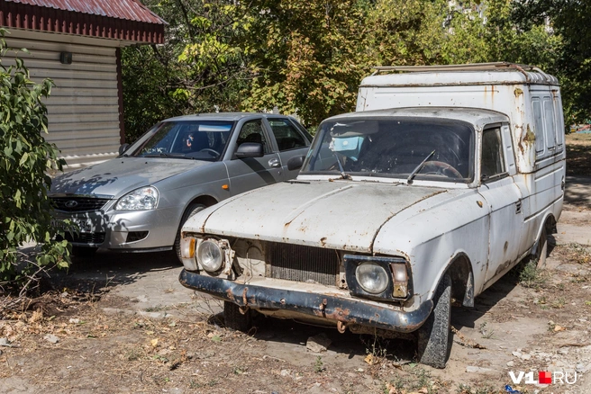 Авто без номеров горожане замечают во дворах всё чаще | Источник: Константин Завриков / V1.RU
