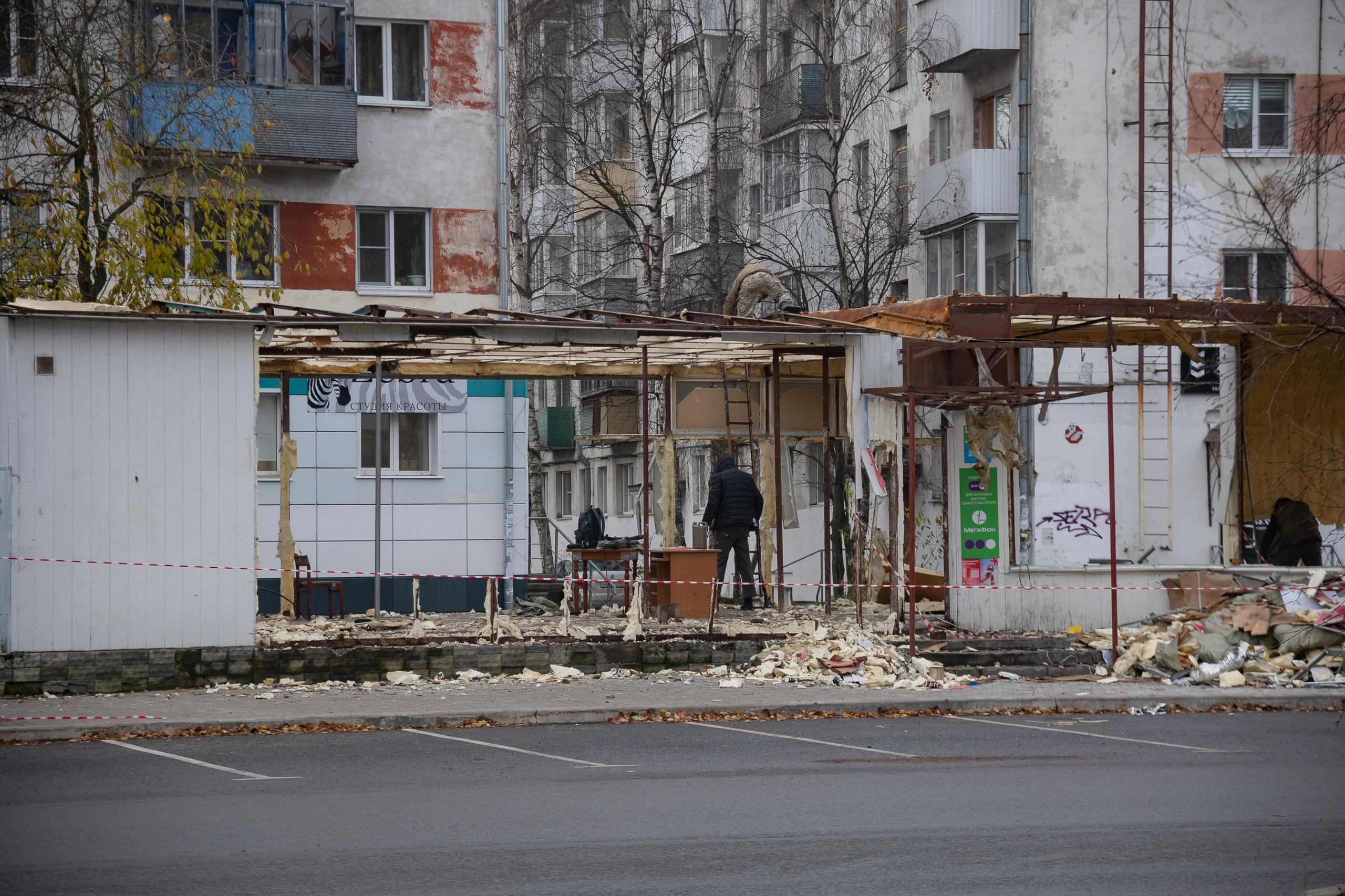 В Архангельске разбирают популярное кафе: смотрите, как выглядит это место
