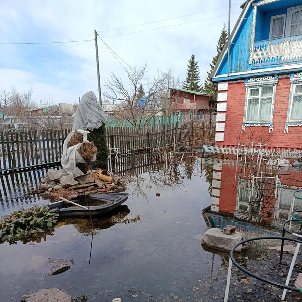 Затопленный дачный дом в Осташково | Источник: «ЧП Омск» / VK.com