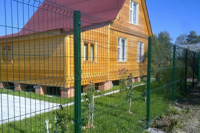В Сети много положительных отзывов о 3D-заборах | Источник: Topfence