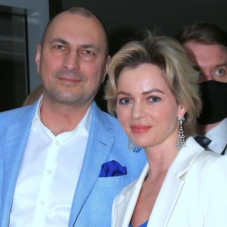 Жена Вдовина Елена Николаева сообщила о переезде: «Он пришелся на букет событий»