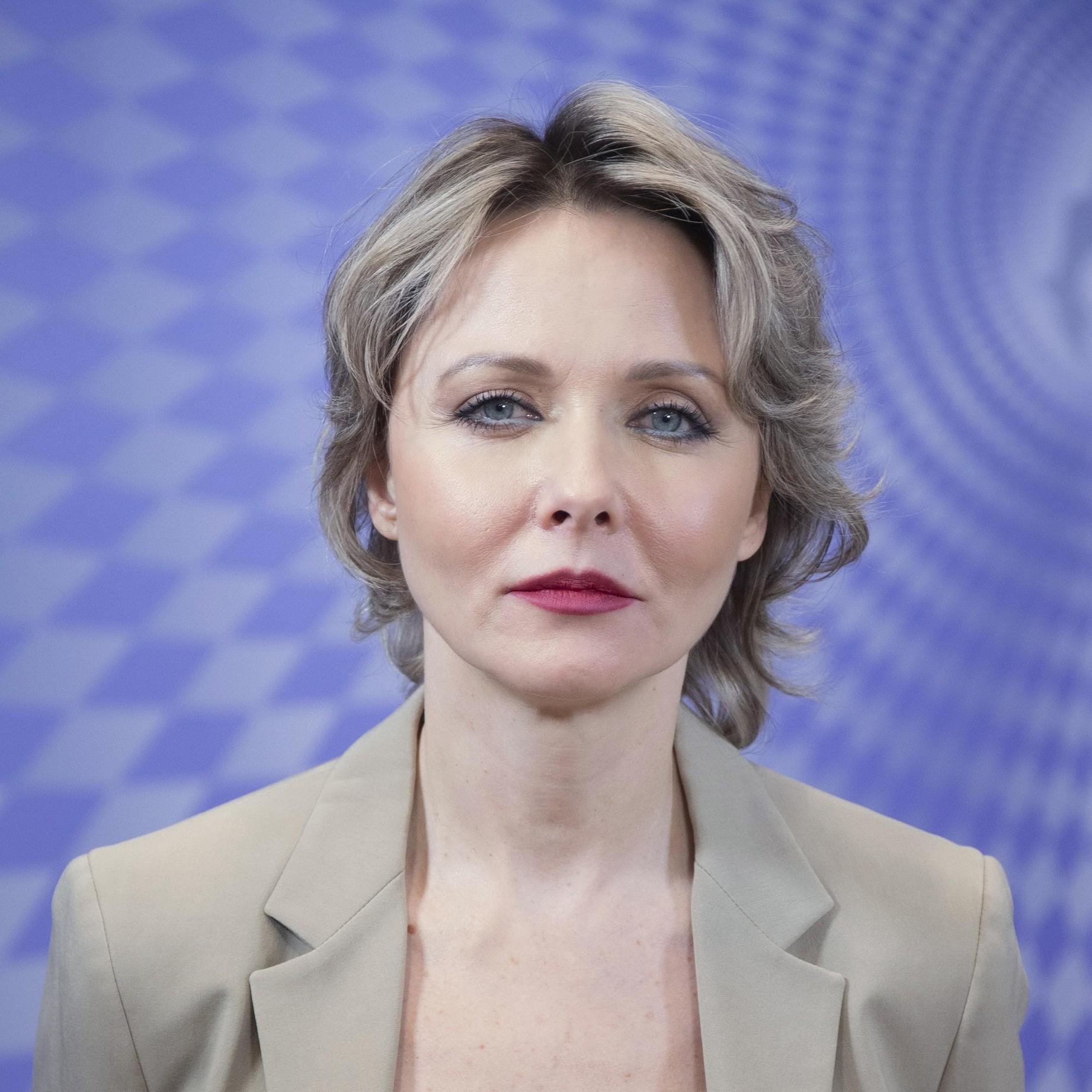 Не миниатюрная как мама: Дарья Повереннова показала 33-летнюю дочь во время отдыха в Корее