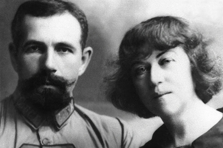 Павел Дыбенко и Коллонтай | Источник: Legion Media