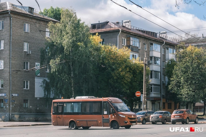 Автобус цвета нового айфона | Источник: Булат Салихов / UFA1.RU