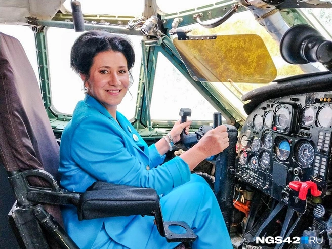 Директор кафе по просьбе детей сохранила кабину пилота в «Антошке», чтобы каждый желающий мог почувствовать себя летчиком | Источник: Александр Левчук / NGS42.RU