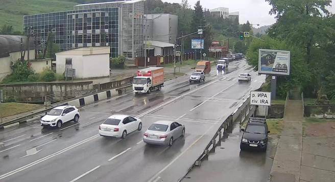 Уровень воды остается в безопасных пределах и не представляет угрозы для автомобильных дорог или населенных пунктов | Источник: sochi.camera