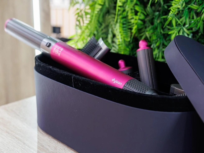 Популярная среди женщин техника Dyson также подорожала. | Источник: Алексей Волхонский / V1.RU