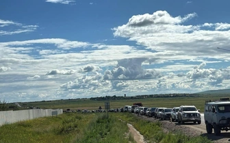 Пытаются отлить в канистру — полиция составляет протокол: что происходит на АЗС в Забайкалье