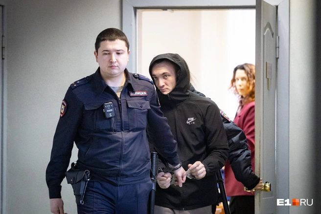 На этих кадрах — Николай Силов | Источник: Владислав Лоншаков / E1.RU
