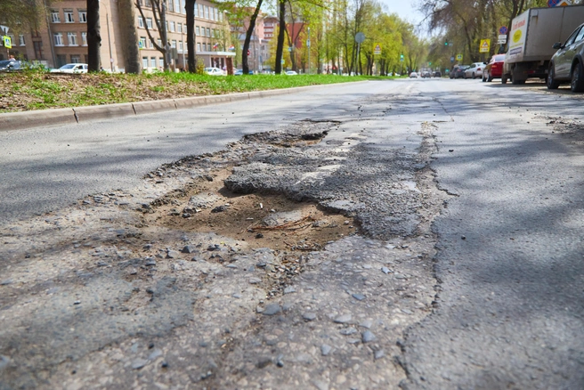 Ямы и выбоины нашла прокуратура в центре Петербурга | Источник: Роман Данилкин / 63.RU