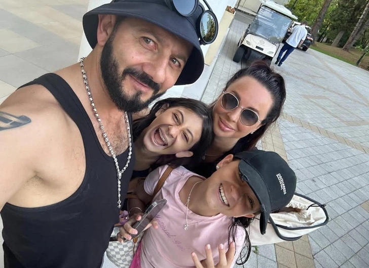 В этом браке родились две девочки — Эстелла и Элина