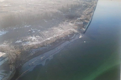 КНП должна очистить от нефти землю у «О'Кей» и порта