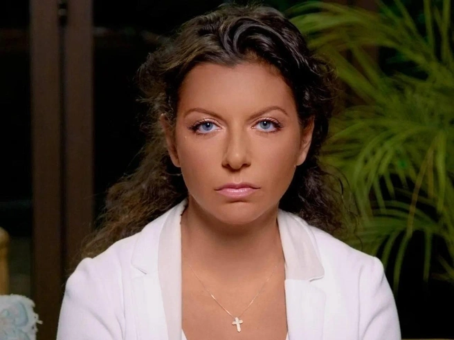 В последних выпусках своей программы «Ч.Т.Д» Маргарита последний раз появляется без парика | Источник: Маргарита Симоньян из дома / T.me