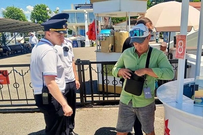 В Сочи оштрафовали навязчивых зазывал на 400 тысяч