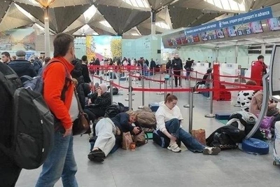 Казанец показал пассажиров, спящих в аэропорту Пулково
