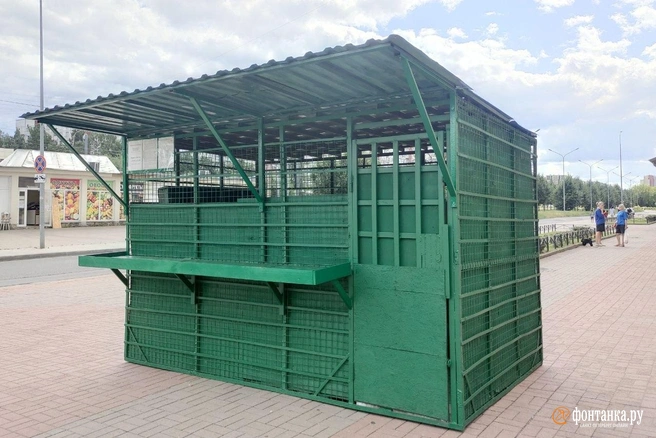 Киоск на ул. Кораблестроителей | Источник: Михаил Огнев / FONTANKA.RU