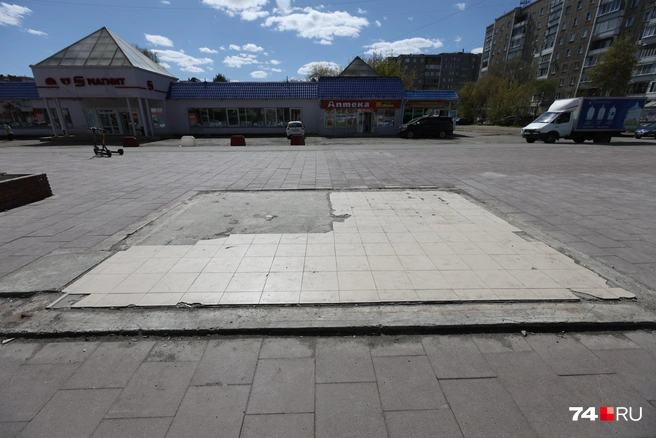 Так выглядит победа над очередным ларьком. Жаль, что ее одержали уже после укладки новой плитки | Источник: Наталья Лапцевич