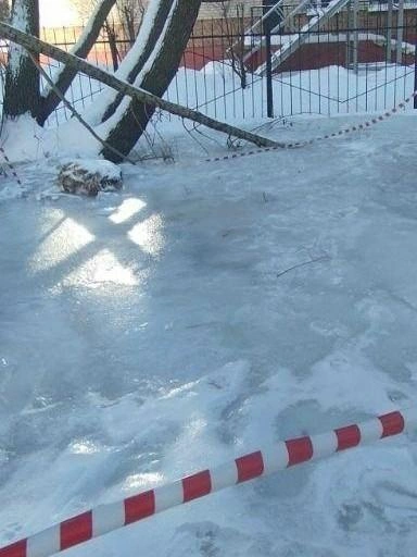Всё во льду | Источник: «ЧП Омск» / t.me