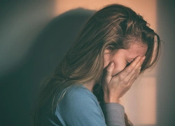 Разрушают изнутри: 5 детских травм, которые мы получили в школе (и как их вылечить сейчас)