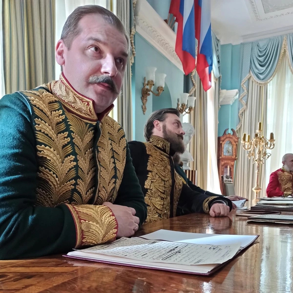 В сериале «Плевако» Алексей неожиданно для себя сыграл роль министра | Источник: Алексей Лузин / Vk.com