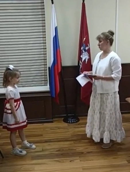Терра окончила 9 класс в прошлом году, ей было 7 лет
