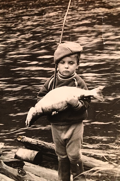Маленький Сережа обожал ходить на рыбалку с отцом