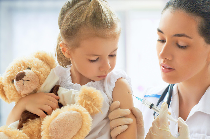 Эти 12 прививок родители обязательно должны сделать своему ребенку — иначе он в смертельной опасности