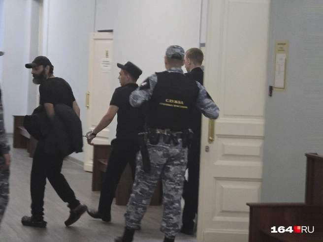 Уходя, Рубик попросил передать ему продуктов | Источник: Семен Коротов-Майбах / 164.RU