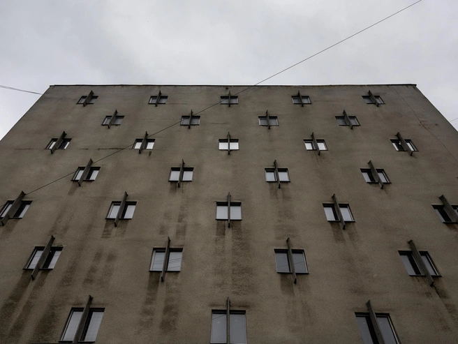 Здание с интересной архитектурой под № 68 — Государственный архив Ярославской области | Источник: Александр Куренной / 76.RU