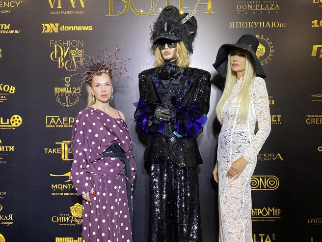 Сергей Зверев с организаторами Volga Fashion Week | Источник: 161.RU