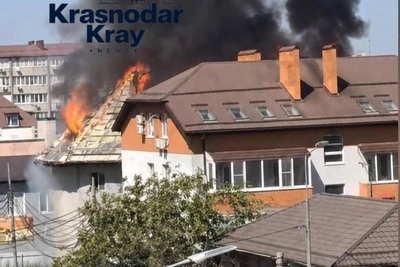 Крупный пожар в поселке Российский